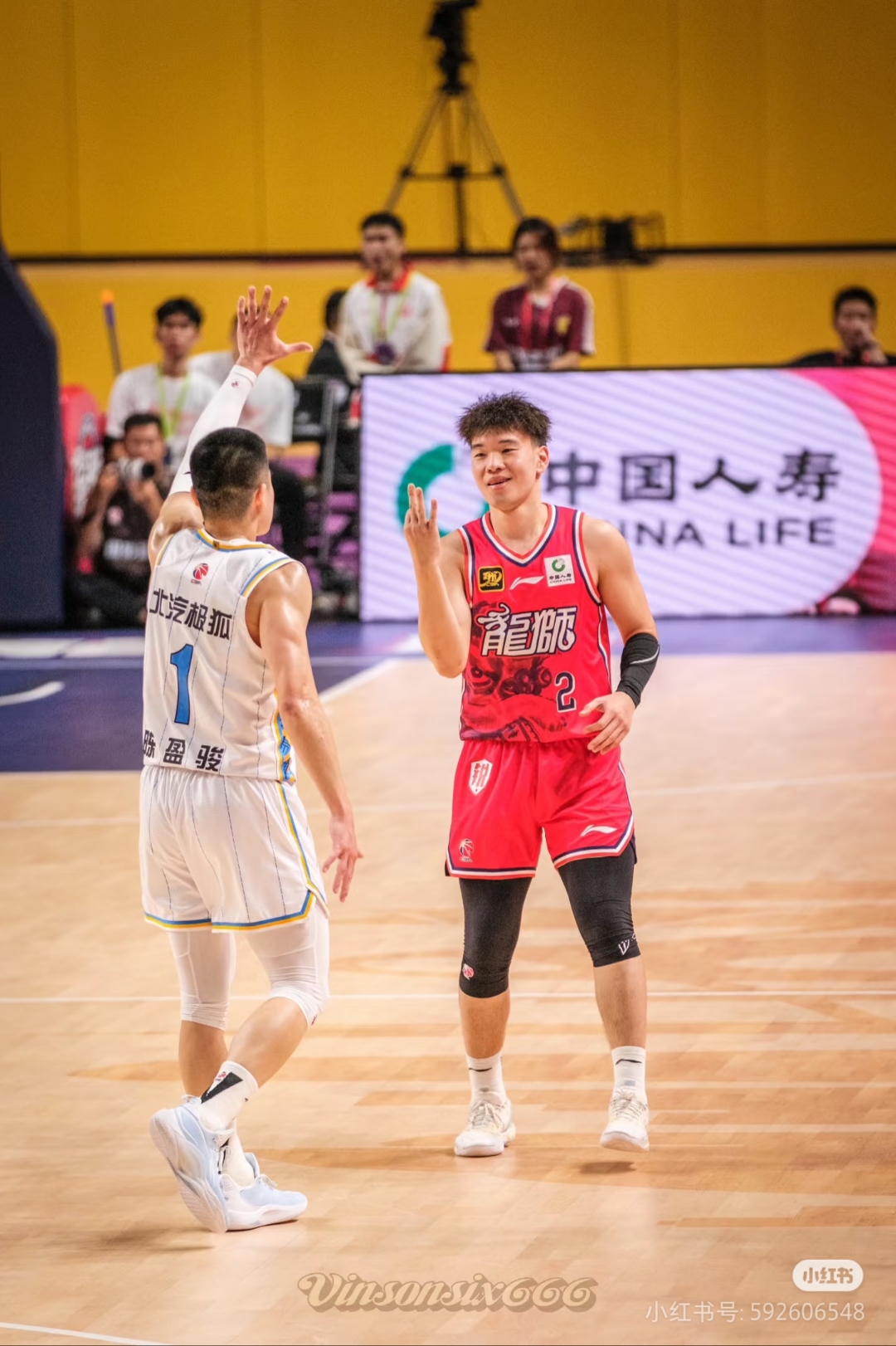 广州队今晚门线救险，志在中超名次提升，管理层满意，年轻球员得到机会的简单介绍