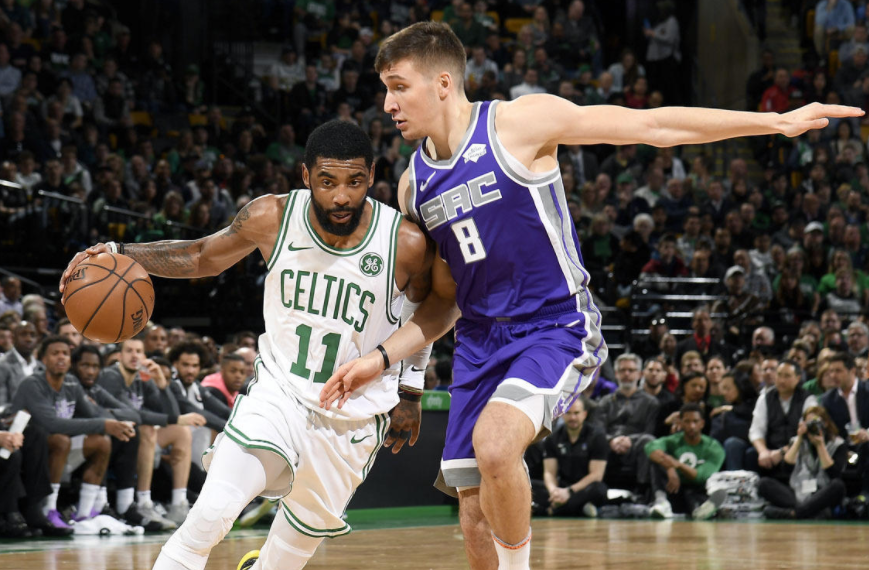 尼斯训练开放日，赛前内部沟通引欢呼，NBA季后赛在即，医务组通报恢复(新浪nba新闻网)