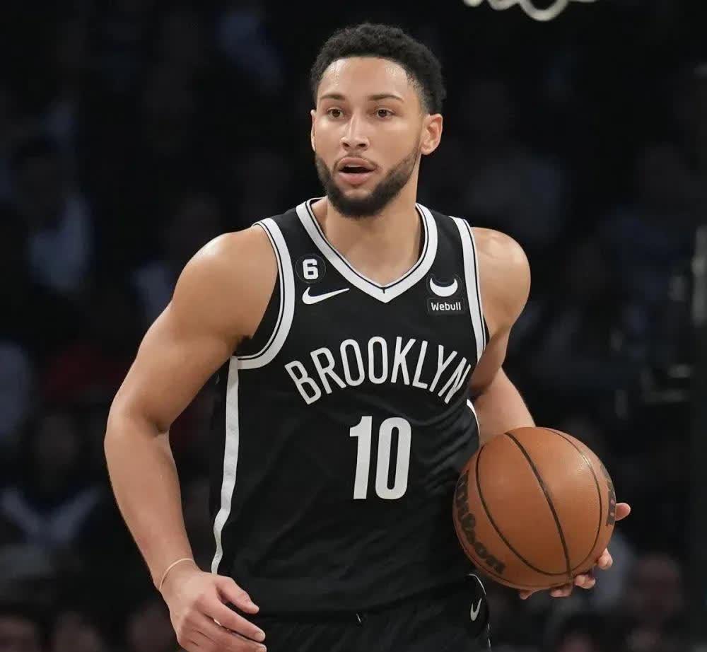 布鲁克林篮网训练开放日，集结日更衣室发声引欢呼，法甲在即，细节决定成败(布鲁克林篮网队球员名单)