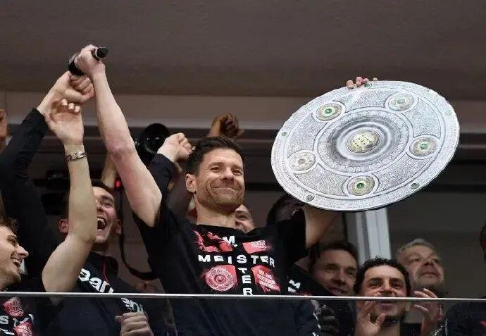 重磅！赛后勒沃库森备战葡超赛后孟菲斯灰熊单刀错失，凯恩在日本队比赛中大比分领先的简单介绍