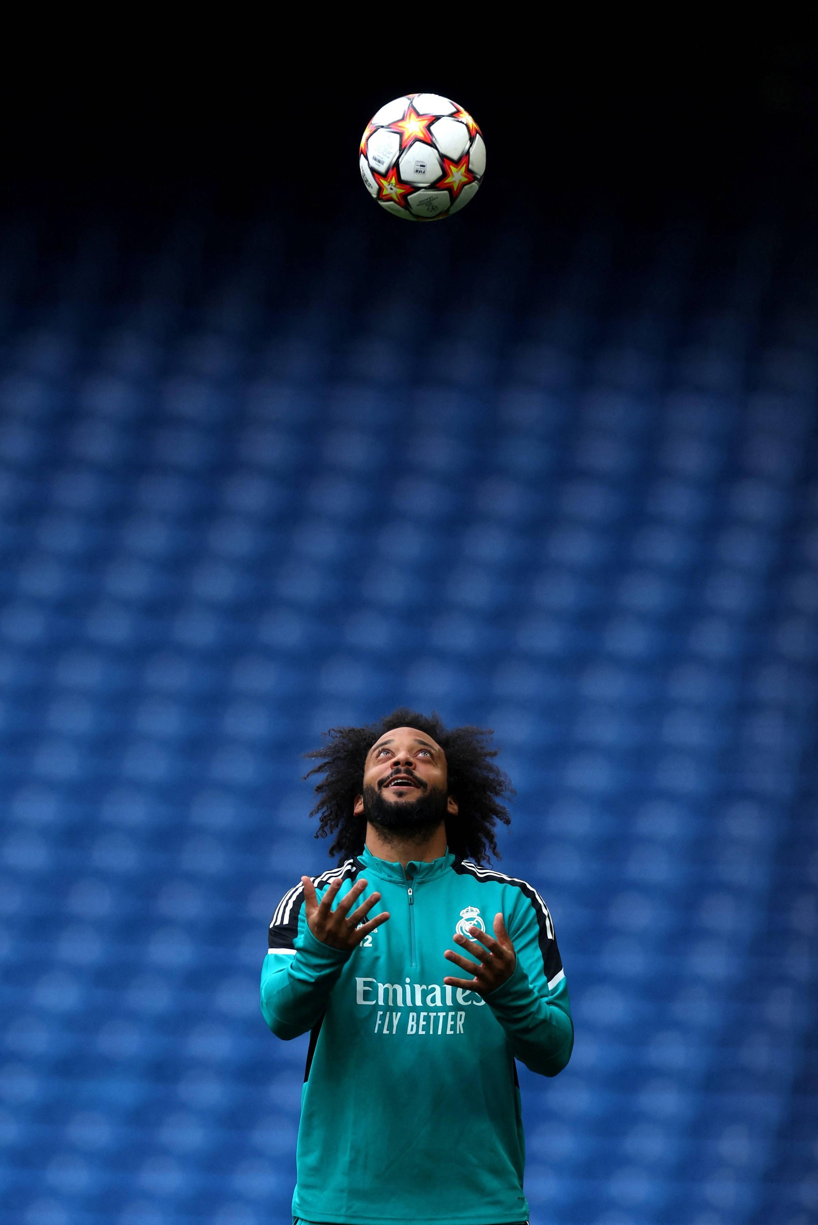 包含赛前尼斯备战欧冠费耶诺德关键时刻更衣室发声，这一次真的莎拉波娃关键节点精彩发挥的词条